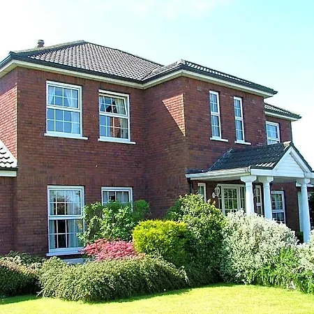 Bed & Breakfast Balally House 3*